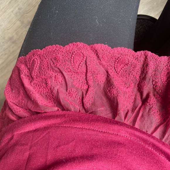 Deep red v neck back with lace trim - Picture 3 of 5